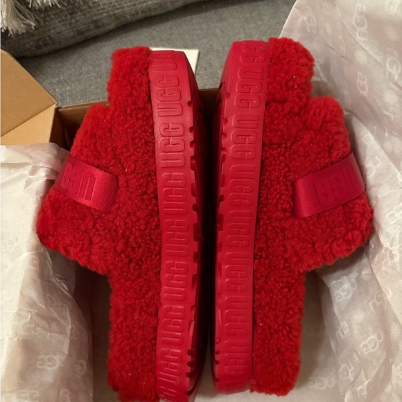 BNWT UGG Fluffita Platform Slides – Red – Size 9 - Picture 10 of 14